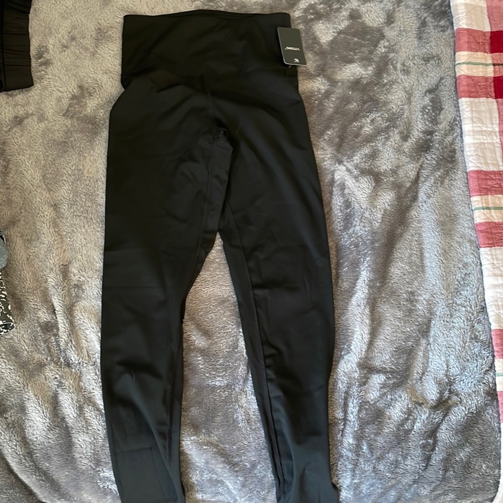 Athletic leggings